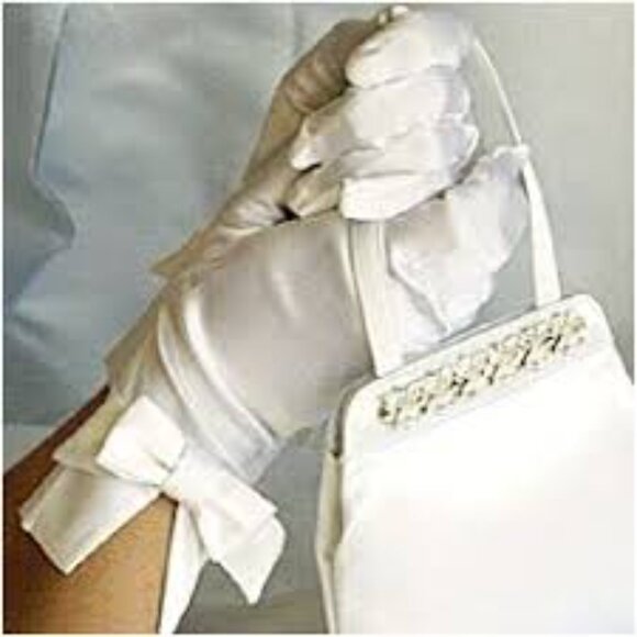 NWT Carolina Amato Farfalla Bridal Wedding Gloves - Picture 2 of 3